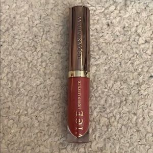 Authentic Urban Decay lipstick “Trivial”